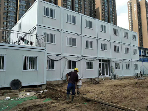 組裝式集成房屋各個(gè)方面有哪些普通房屋建筑沒(méi)有的特性優(yōu)勢(shì)，下面的文章中為您分享一下。